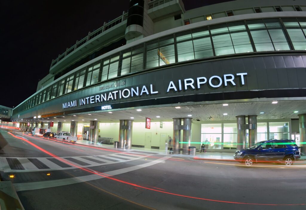 Evacúan el aeropuerto de Miami por un objeto sospechoso