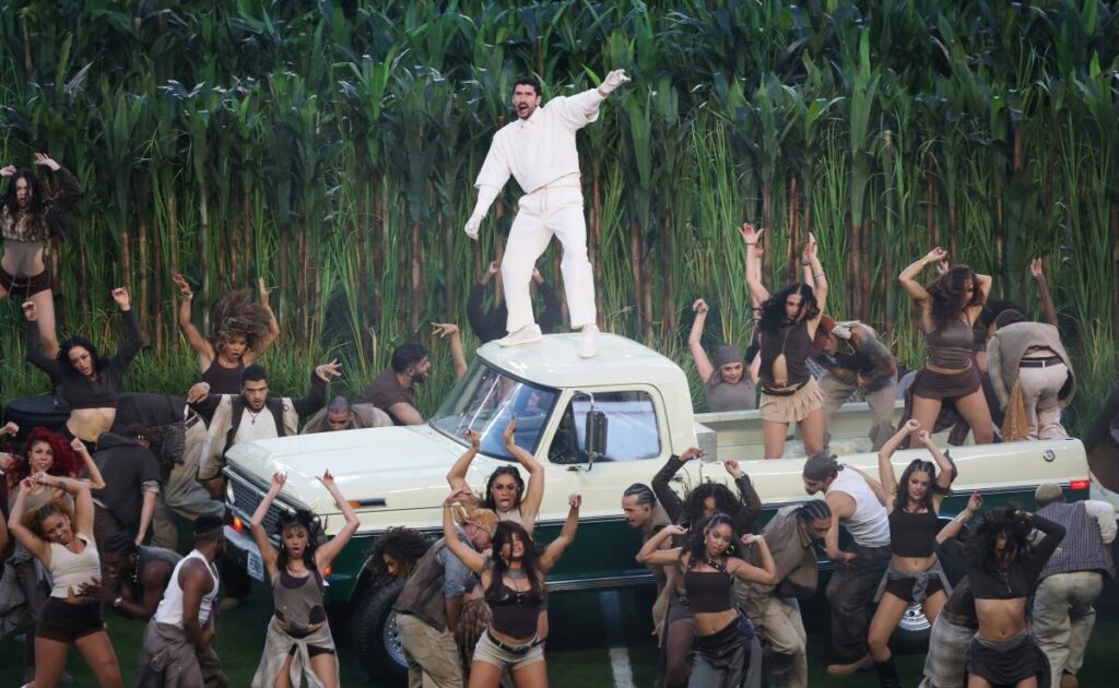 Show de mediotiempo de Bad Bunny en el Super Bowl 2026: Lady Gaga, Ricky Martin y un profundo espíritu latino