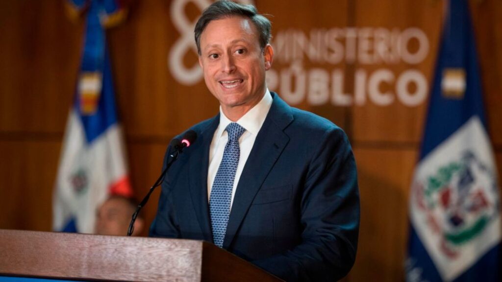 Rechazan salida del país al exprocurador Jean Alain Rodríguez