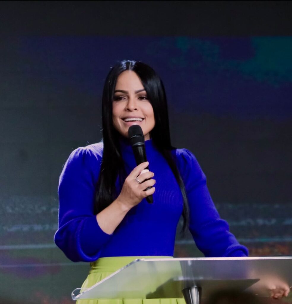 Tras acusaciones La pastora Yesenia Then responde a Nuria Piera
