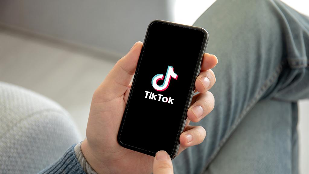 TikTok acuerda pago para evitar juicio sobre protección de menores