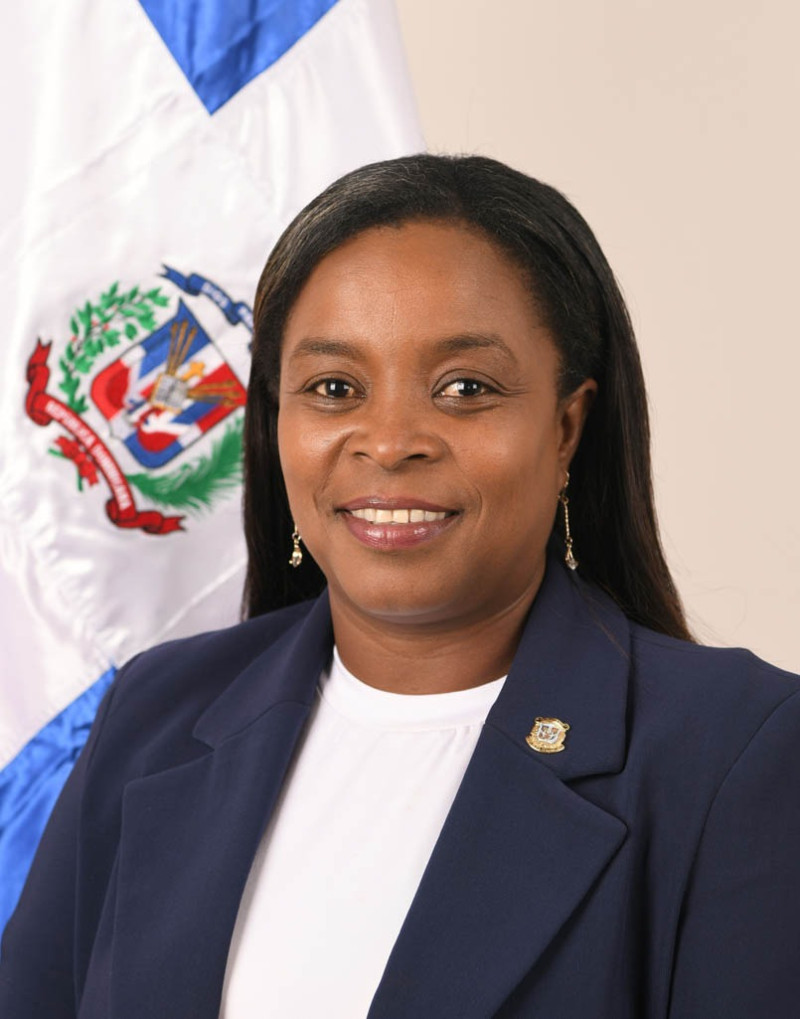 Diputada Millys Martínez es esposada por la Policía en Elías Piña